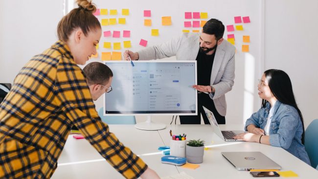 Découvrez comment utiliser la veille concurrentielle pour améliorer votre position sur le marché